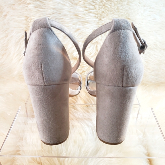 Steve Madden Carrson Open Toe Ankle Strap Sandal - Picture 6 of 10